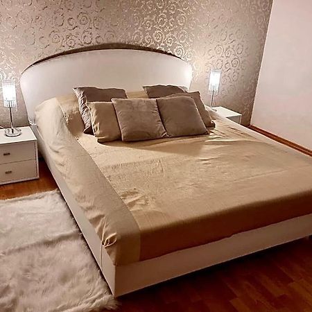 Cozy Apartment Near Hockey & Football Arena Bratislava Exterior foto